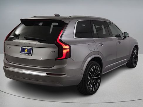 Certified 2026 Volvo XC90 B6 Plus w/ Protection Package Premier AWD/4WD image 4