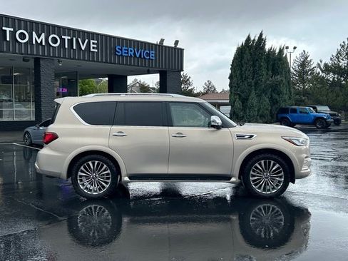 Used 2021 INFINITI QX80 Sensory w/ All-Season Package AWD/4WD image 2