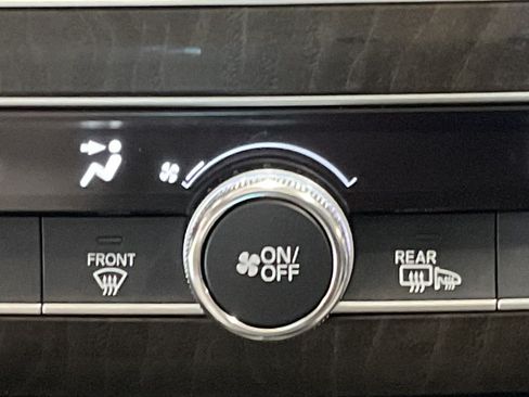 Used 2018 Honda Accord Touring image 16