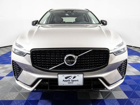 Used 2025 Volvo XC60 B5 Plus image 2