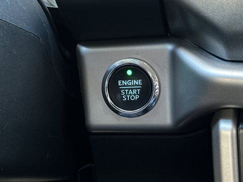 Used 2024 Ford Expedition Max XLT image 23