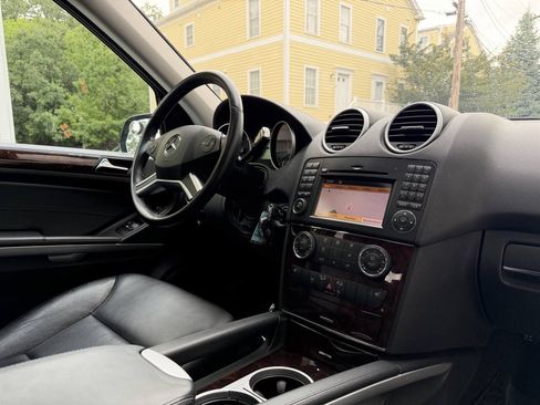 Used 2010 Mercedes-Benz ML 350 4MATIC image 36