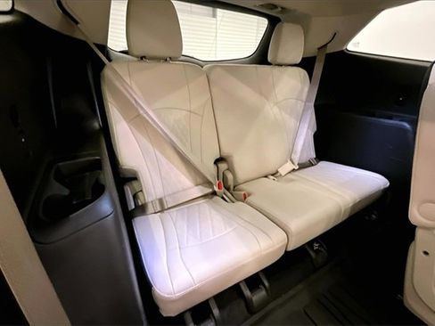 Used 2022 Buick Enclave Avenir image 29