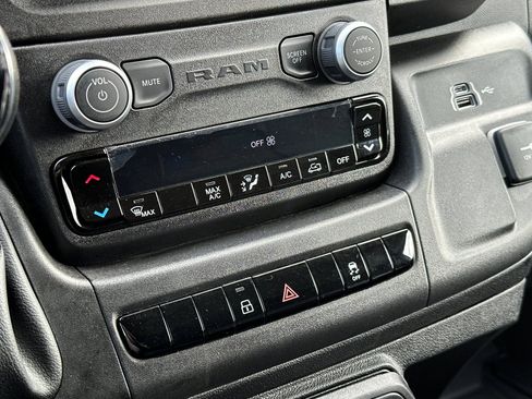 Used 2025 RAM ProMaster 2500 w/ Storage Group image 17