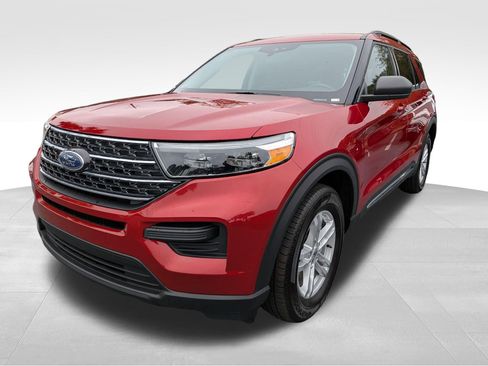 Used 2023 Ford Explorer XLT image 10