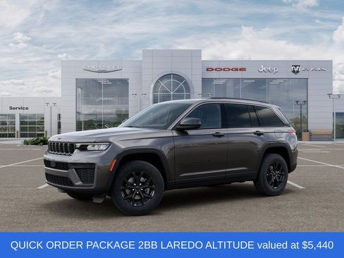 New 2026 Jeep Grand Cherokee Altitude AWD/4WD image 2