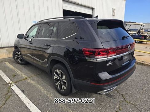 Used 2024 Volkswagen Atlas SE FWD image 6