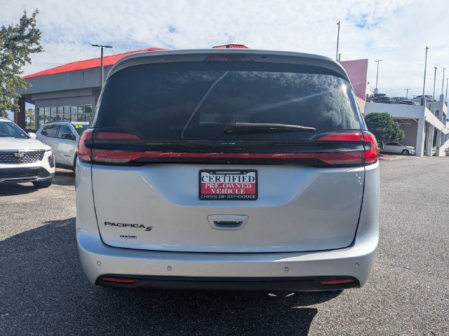 Used 2023 Chrysler Pacifica Touring-L w/ S Appearance Package FWD image 5