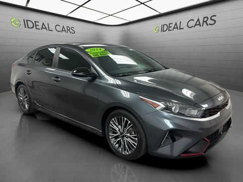 Used 2024 Kia Forte GT-Line w/ GT-Line Premium Package FWD image 3