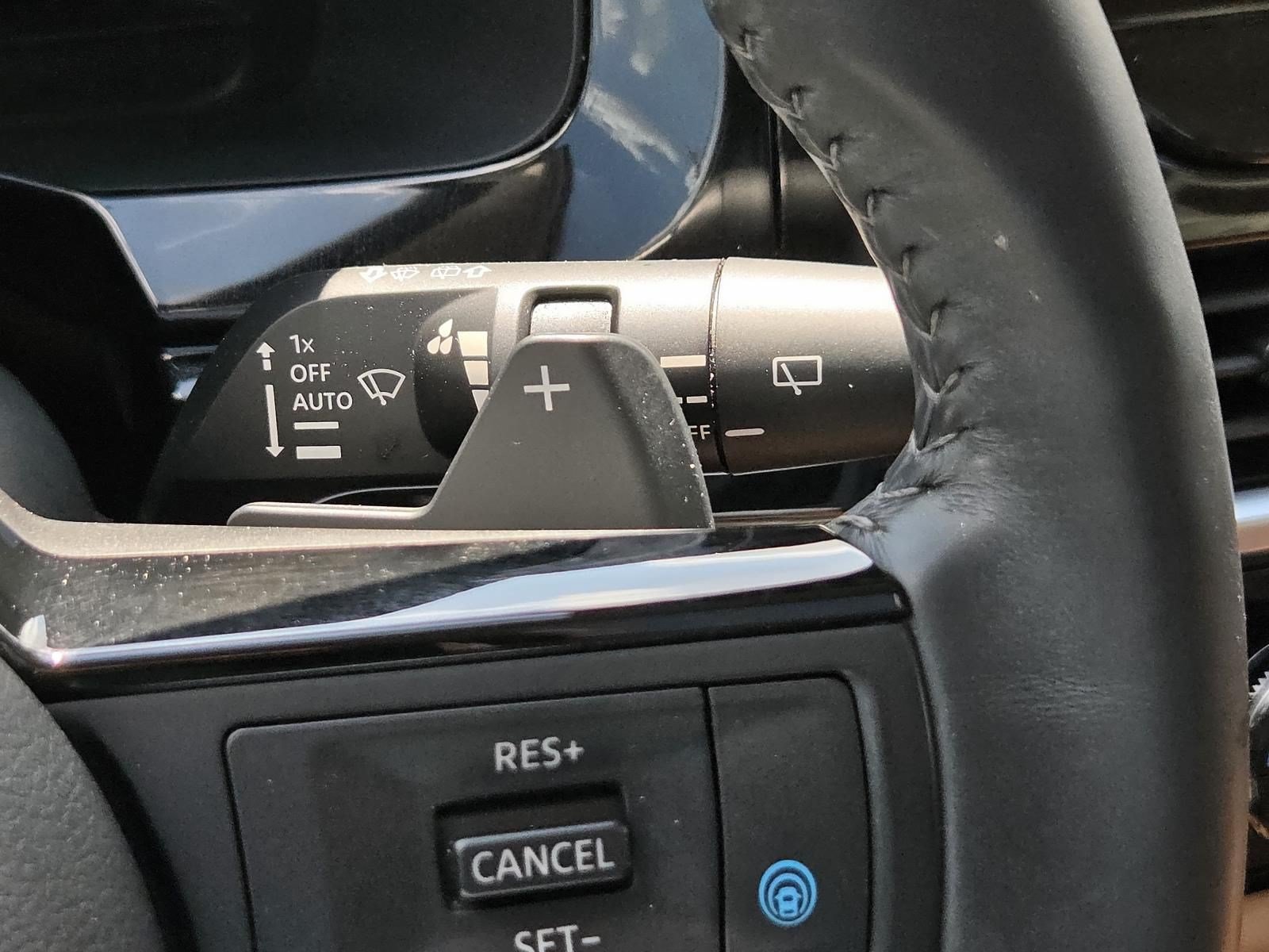 Used 2024 Nissan Pathfinder Platinum FWD image 36