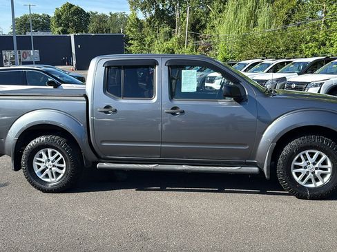 Used 2016 Nissan Frontier SV w/ SV Value Truck Package AWD/4WD image 24