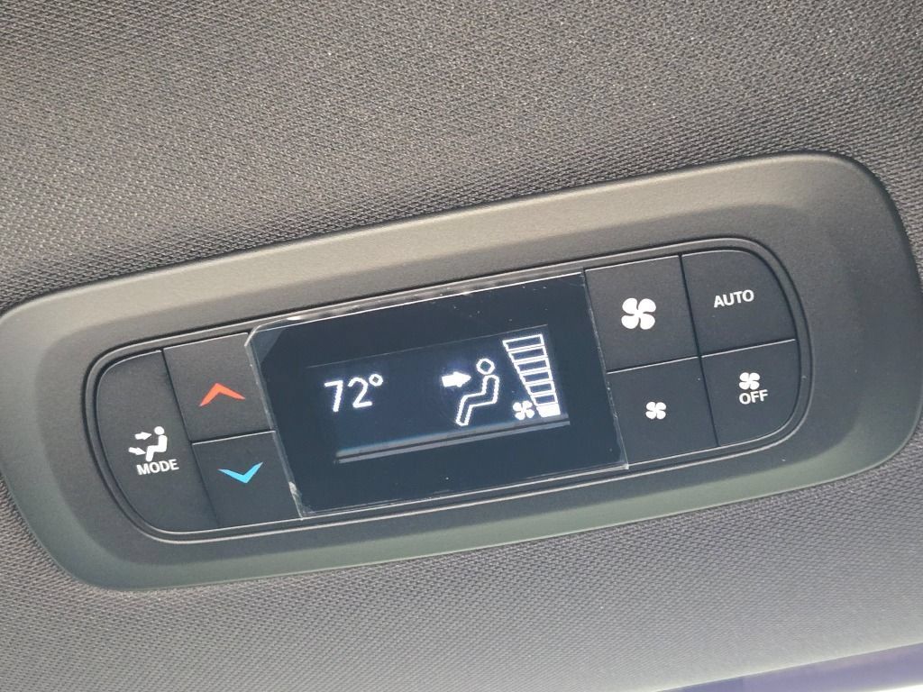 New 2027 Chrysler Pacifica Select FWD image 12