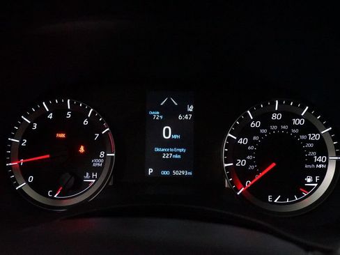Used 2022 Toyota Highlander LE FWD image 15