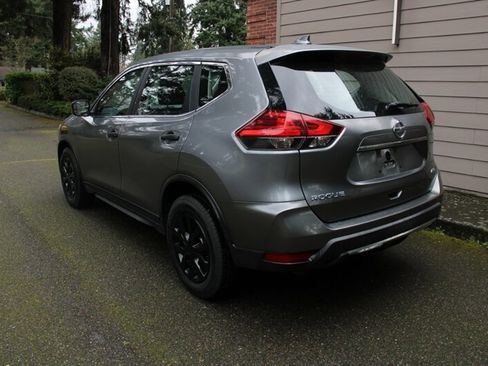 Used 2017 Nissan Rogue S image 4