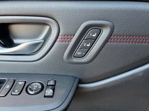 Used 2026 Honda Pilot Black Edition image 8