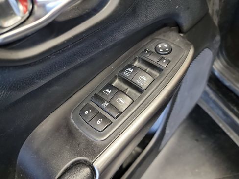 Used 2020 Jeep Cherokee Limited AWD/4WD image 14