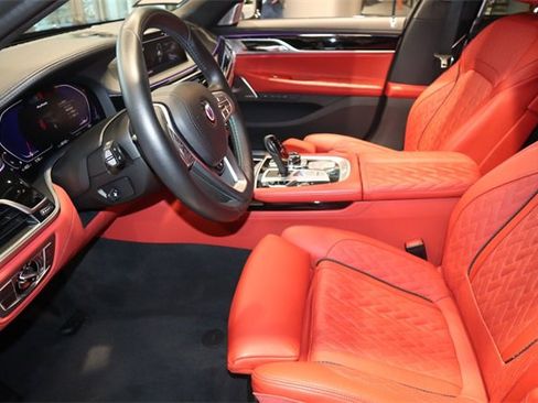 Certified 2022 BMW ALPINA B7 xDrive w/ Luxury Rear Seating Package image 20