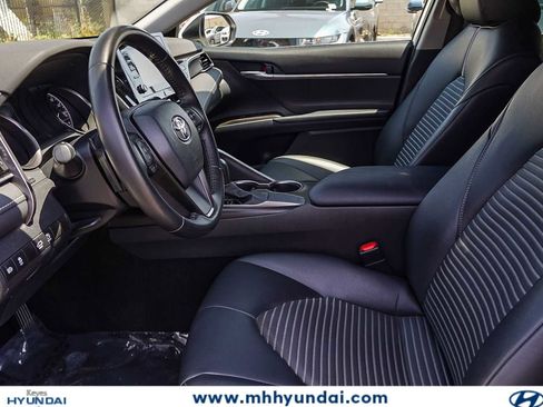 Used 2021 Toyota Camry SE w/ Carpet Mat Package (TMS) FWD image 19