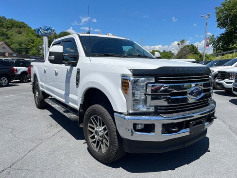 Certified 2019 Ford F250 Lariat w/ Lariat Ultimate Package AWD/4WD image 3