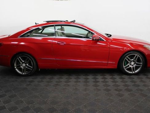 Used 2014 Mercedes-Benz E 350 4MATIC image 4