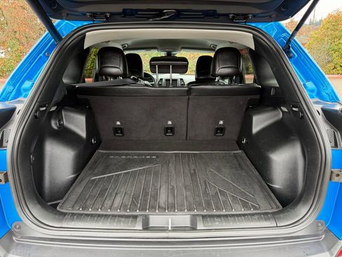 Used 2023 Jeep Cherokee Altitude Lux w/ Mopar Interior Package image 10