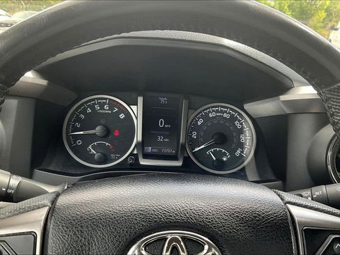 Used 2022 Toyota Tacoma SR5 w/ Technology Package RWD image 20