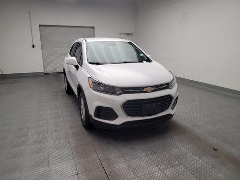Used 2021 Chevrolet Trax LS w/ Tint and Cruise Package FWD image 14