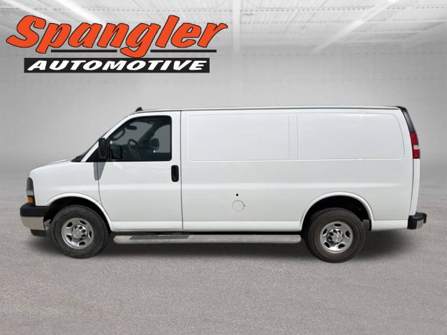 Used 2022 Chevrolet Express 2500 RWD image 2