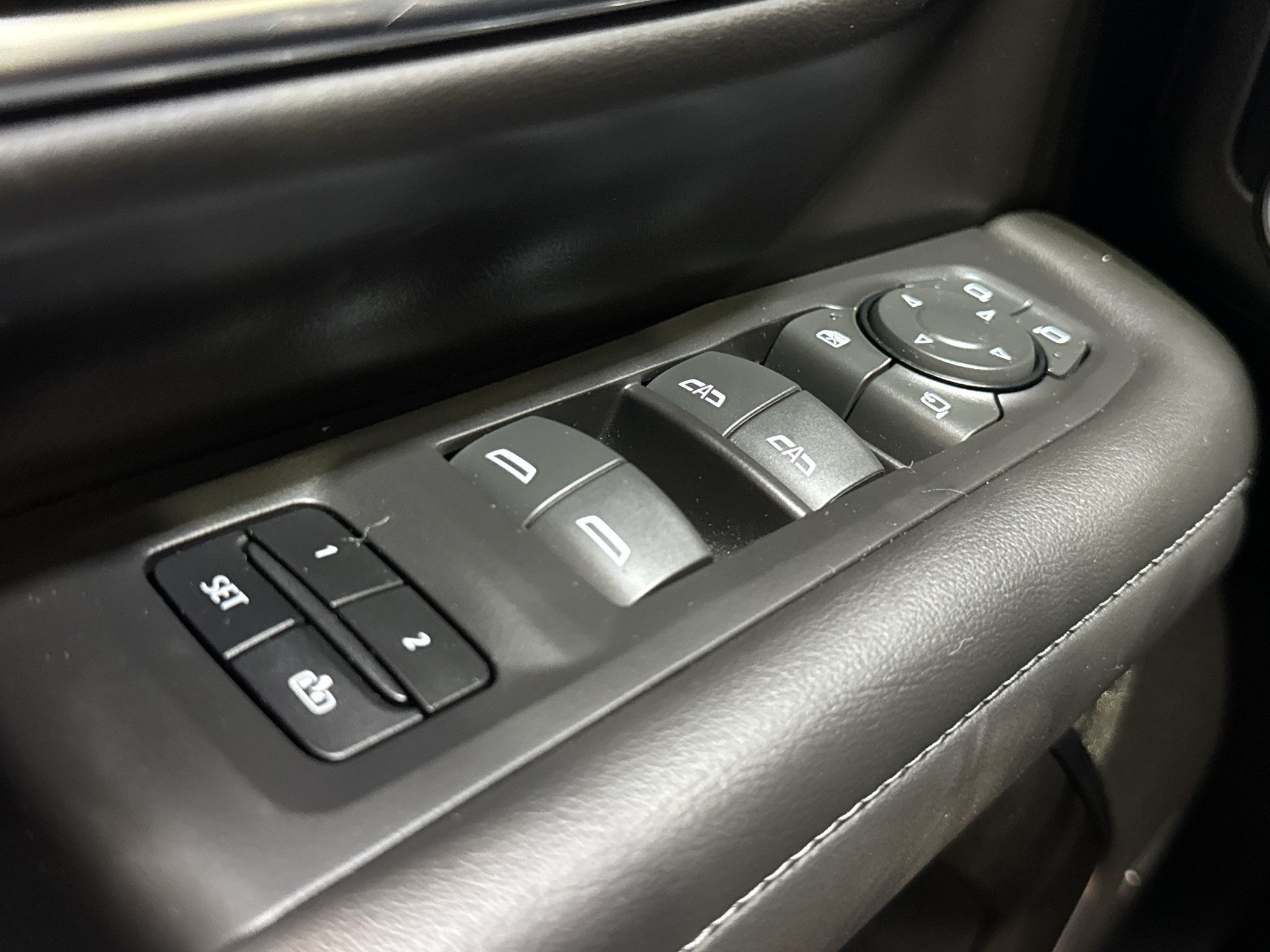 Used 2023 Chevrolet Suburban Z71 w/ Luxury Package AWD/4WD image 33