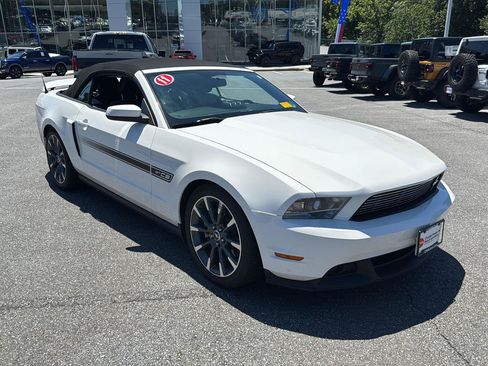 Used 2011 Ford Mustang GT Premium w/ Electronics Pkg RWD image 7