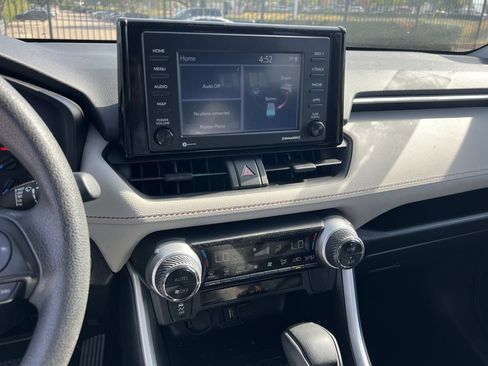 Used 2022 Toyota RAV4 XLE w/ Convenience Package AWD/4WD image 9