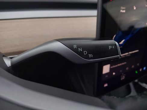 Used 2023 Tesla Model 3 Standard Range image 9