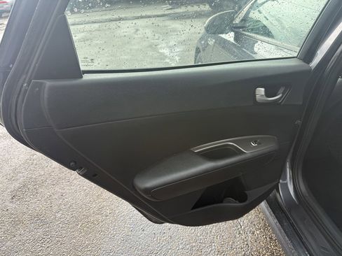 Used 2019 Kia Optima LX image 18