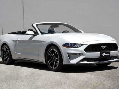 Used 2020 Ford Mustang Premium RWD image 9