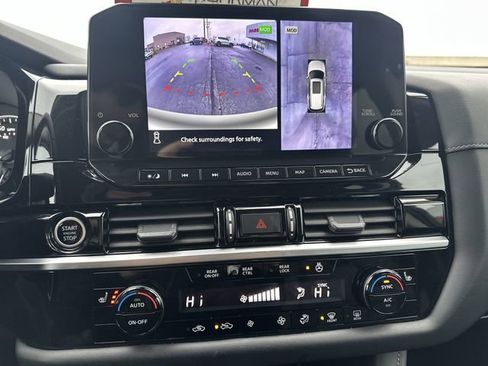 Certified 2023 Nissan Pathfinder SL image 17