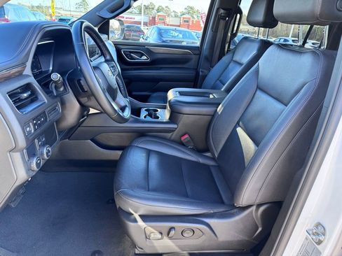 Used 2023 Chevrolet Suburban LT image 9