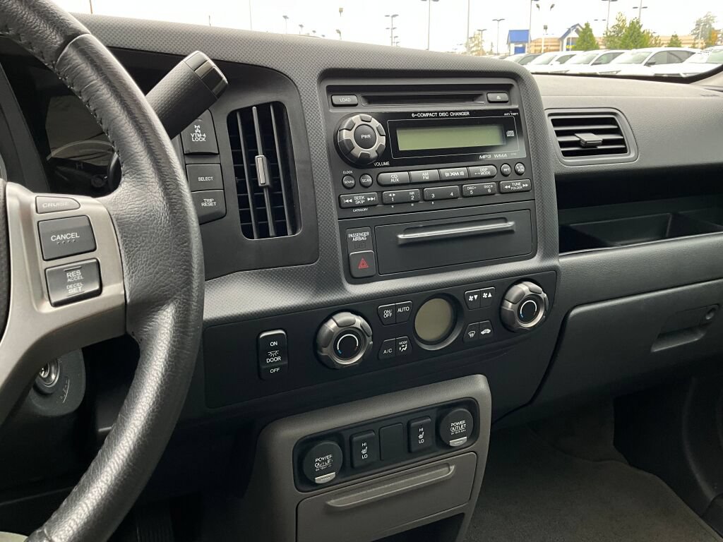 Used 2014 Honda Ridgeline RTL image 17