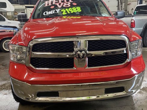 Used 2017 RAM 1500 Classic SLT AWD/4WD image 3
