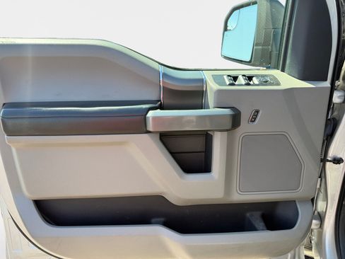 Used 2017 Ford F150 XLT w/ Equipment Group 302A Luxury AWD/4WD image 21