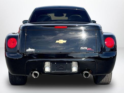 Used 2005 Chevrolet SSR w/ Preferred Equipment Group image 7