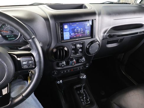 Used 2015 Jeep Wrangler Unlimited Sahara AWD/4WD image 41