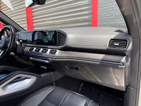 Used 2023 Mercedes-Benz Maybach GLS 600 4MATIC image 34