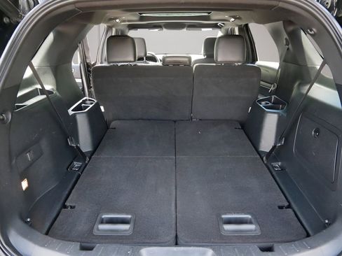 Used 2018 Ford Explorer XLT w/ Equipment Group 202A AWD/4WD image 10