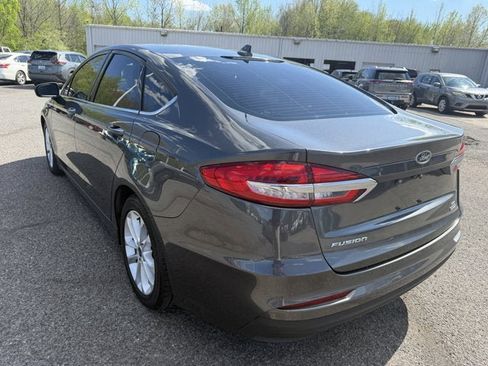 Used 2020 Ford Fusion SE FWD image 5