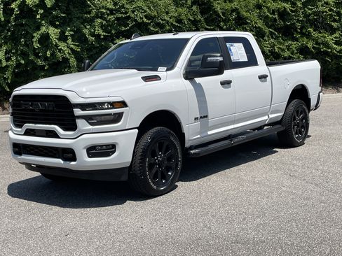 Used 2025 RAM 2500 Big Horn AWD/4WD image 4