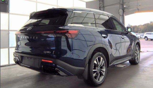 Used 2024 INFINITI QX60 Luxe w/ Vision Package AWD/4WD image 5