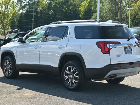Used 2023 GMC Acadia SLT image 13