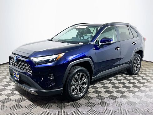 Certified 2022 Toyota RAV4 Limited w/ Limited Grade Weather Package AWD/4WD image 4