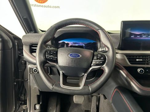 Used 2025 Ford Explorer ST-Line w/ ST-Line Street Pack AWD/4WD image 8