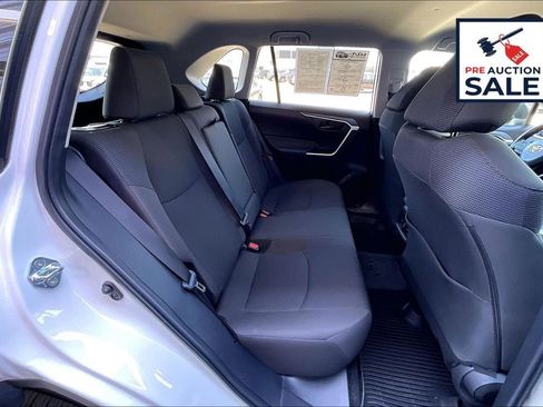 Used 2024 Toyota RAV4 LE AWD/4WD image 27